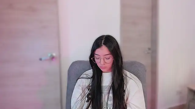 MirandaJohnson  online show from October 17, 2025, 12:51 pm