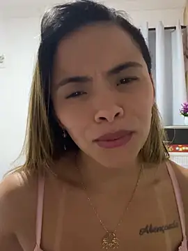 safadinhaquenteW online show from June 9, 2026, 4:41 pm