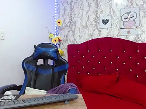  Danna Milf  online show from November 5, 2025, 2:09 pm