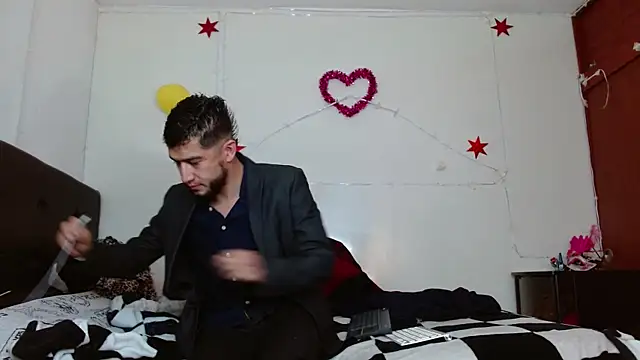 Snapshot of picante70_ chatting on November 2, 2025, 10:53 am picante70 online show from November 2, 2025, 10:53 am