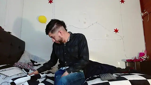 Snapshot of picante70_ chatting on November 19, 2025, 11:32 am picante70 online show from November 19, 2025, 11:32 am