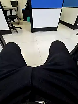 crawlerdrill online show from November 4, 2025, 11:25 am