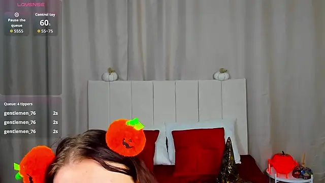 ElisSweety online show from October 29, 2025, 1:04 am