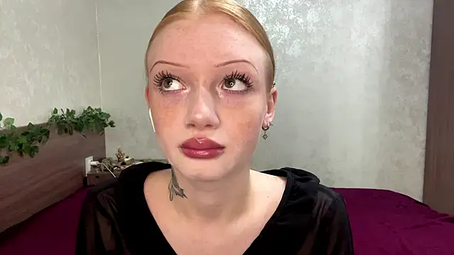 Iamlylu online show from November 21, 2025, 5:17 am