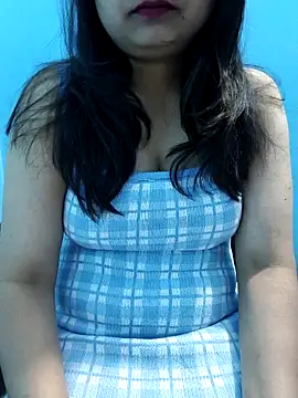 Model Show01 online show from December 1, 2025, 5:25 pm