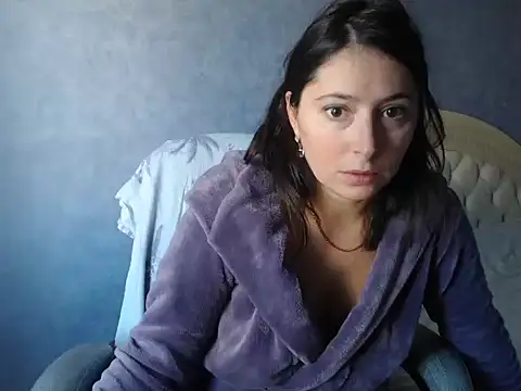 Snapshot of LuckyLisa23 chatting on October 25, 2025, 10:14 am LuckyLisa23 online show from October 25, 2025, 10:14 am