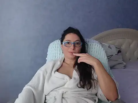 Snapshot of LuckyLisa23 chatting on November 8, 2025, 10:41 am LuckyLisa23 online show from November 8, 2025, 10:41 am