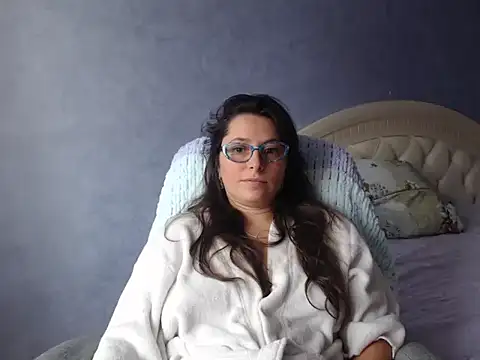 Snapshot of LuckyLisa23 chatting on October 18, 2025, 11:12 am LuckyLisa23 online show from October 18, 2025, 11:12 am