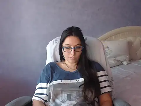 Snapshot of LuckyLisa23 chatting on November 22, 2025, 1:21 pm LuckyLisa23 online show from November 22, 2025, 1:21 pm