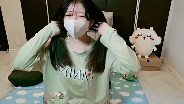 Snapshot of Rin_chan_77 chatting on November 8, 2025, 12:31 pm Rin chan 77 online show from November 8, 2025, 12:31 pm