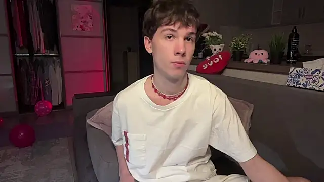 Jeremy1Scott online show from December 2, 2025, 9:38 pm