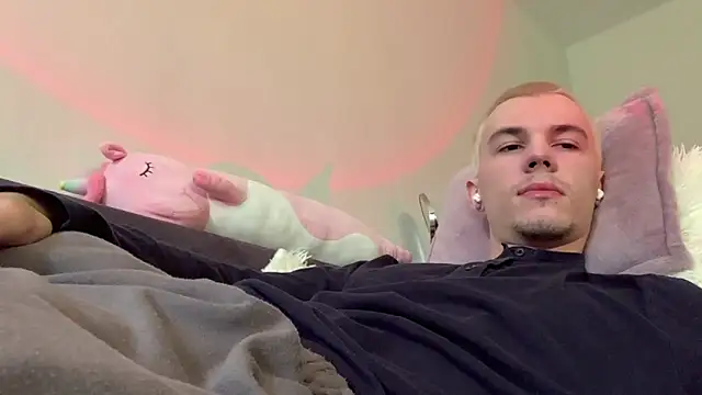 Jeremy1Scott online show from June 27, 2026, 4:51 am