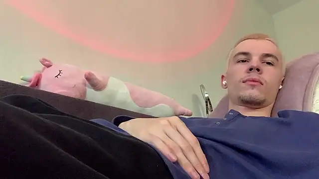 Jeremy1Scott online show from June 29, 2026, 4:52 am