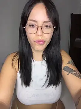 Snapshot of babecatalina chatting on February 26, 2026, 4:12 am babecatalina online show from February 26, 2026, 4:12 am