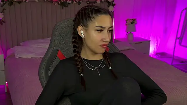 RebeckaThornton online show from November 19, 2025, 6:08 pm