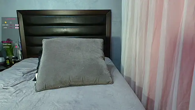 Snapshot of mysterious_1xxx chatting on February 7, 2025, 9:05 am mysterious 1xxx online show from February 7, 2025, 9:05 am