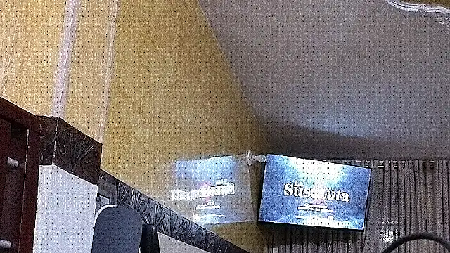 sacarlettareyo online show from November 10, 2025, 1:21 am