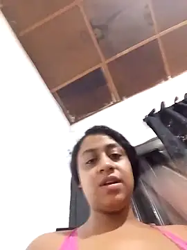 Snapshot of lacrespa24 chatting on November 1, 2025, 5:18 pm lacrespa24 online show from November 1, 2025, 5:18 pm