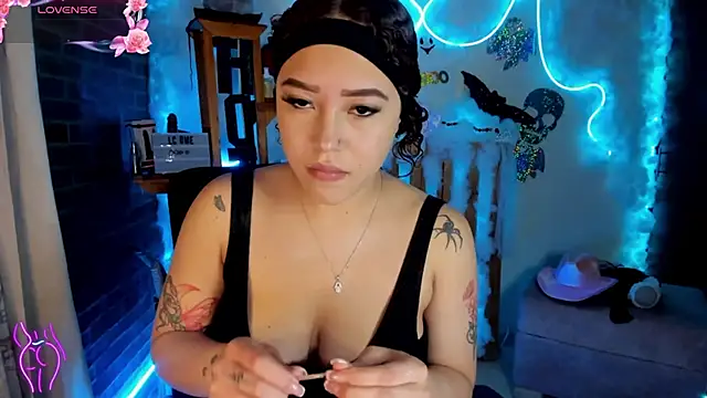 Snapshot of Lizz_martins chatting on October 16, 2025, 2:20 am Lizz martins online show from October 16, 2025, 2:20 am