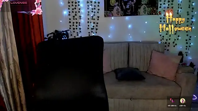 Snapshot of Lizz_martins chatting on November 1, 2025, 3:02 am Lizz martins online show from November 1, 2025, 3:02 am