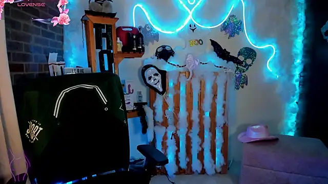 Snapshot of Lizz_martins chatting on October 18, 2025, 12:56 am Lizz martins online show from October 18, 2025, 12:56 am