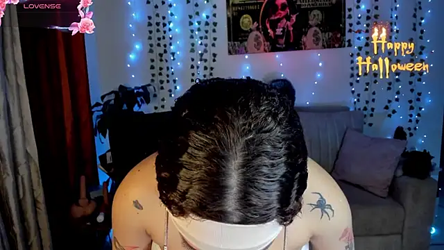 Snapshot of Lizz_martins chatting on November 4, 2025, 2:04 am Lizz martins online show from November 4, 2025, 2:04 am