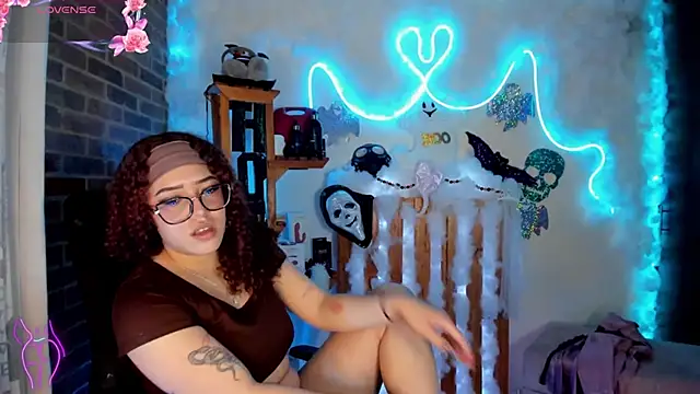 Snapshot of Lizz_martins chatting on October 25, 2025, 2:11 am Lizz martins online show from October 25, 2025, 2:11 am