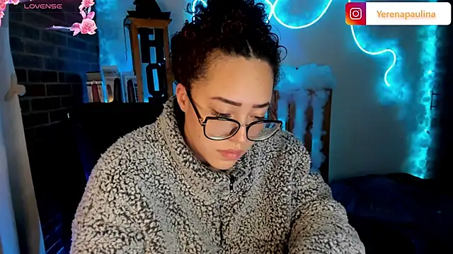 Snapshot of Lizz_martins chatting on November 28, 2025, 2:01 am Lizz martins online show from November 28, 2025, 2:01 am