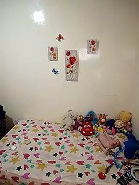 Erica brooks  online show from November 7, 2025, 1:32 am