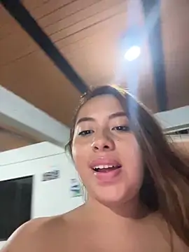 Emily Joee online show from November 13, 2025, 4:16 am