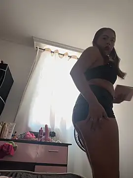 Emily Joee online show from October 23, 2025, 3:43 pm