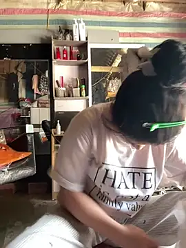 Linh-xxx online show from March 2, 2026, 6:36 am