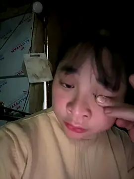 Snapshot of Linh-xxx chatting on January 7, 2026, 8:41 am Linh-xxx online show from January 7, 2026, 8:41 am