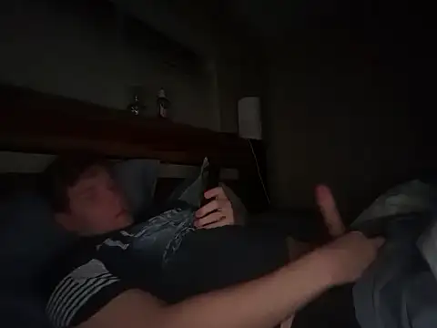 eddieeeeee1232 online show from November 17, 2025, 4:38 am