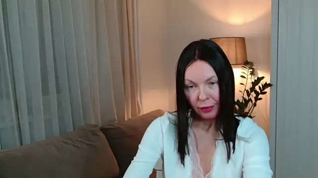 LittleNicolee online show from February 17, 2026, 5:32 pm