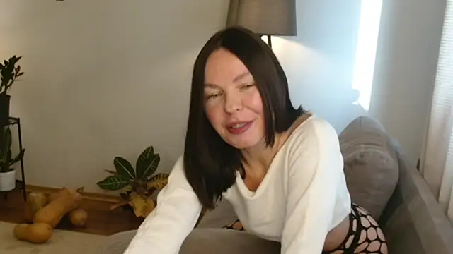 LittleNicolee online show from October 23, 2025, 1:32 pm