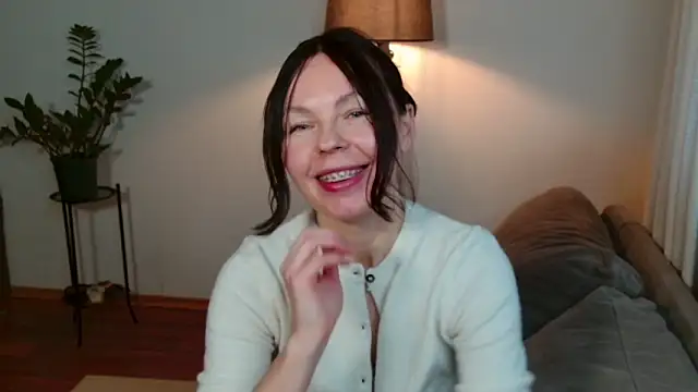 LittleNicolee online show from February 25, 2026, 3:12 pm