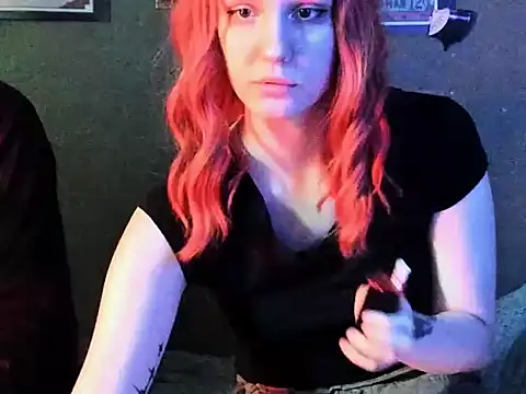 Skirklove online show from October 15, 2025, 8:22 am