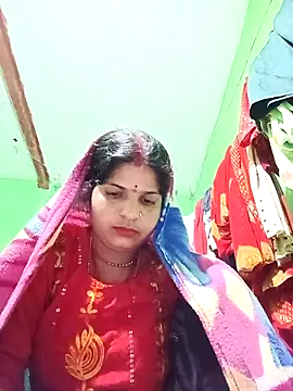 Karishma cute online show from November 10, 2025, 5:51 pm