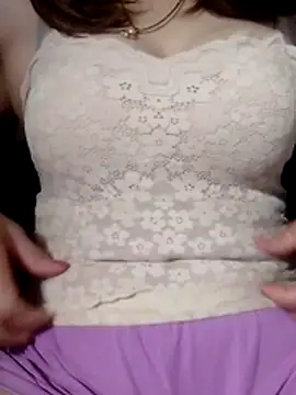 YiyinLy online show from March 7, 2026, 11:10 pm