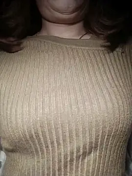 Snapshot of YiyinLy chatting on November 20, 2025, 7:25 pm YiyinLy online show from November 20, 2025, 7:25 pm