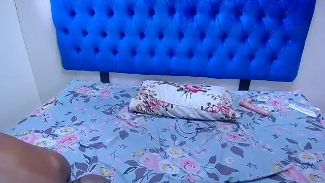 Amberdiamondmmm online show from December 19, 2025, 6:27 am