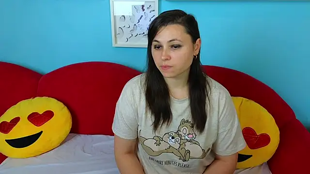 Soft Lilly online show from November 17, 2025, 6:06 am