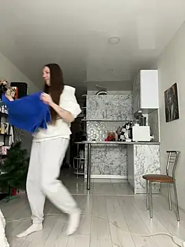 Amy  Leee  online show from April 12, 2026, 3:04 pm