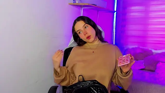 Emily Lindey online show from November 25, 2025, 11:32 am