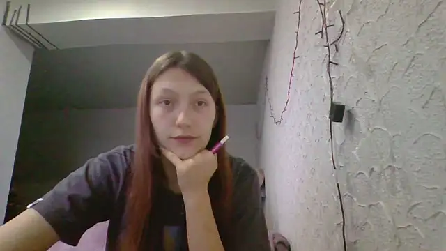 luna tt online show from February 14, 2026, 2:06 pm