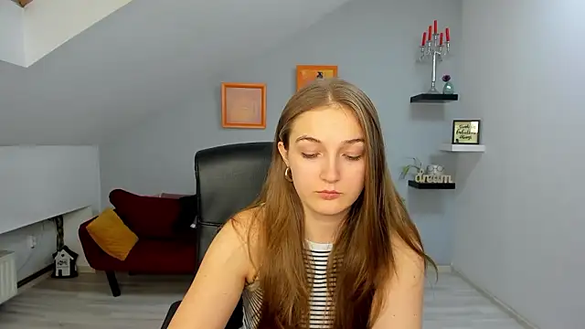 AnneWilsonn online show from February 4, 2026, 12:44 pm