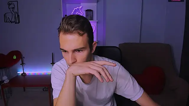 astren villo online show from November 13, 2025, 1:15 pm