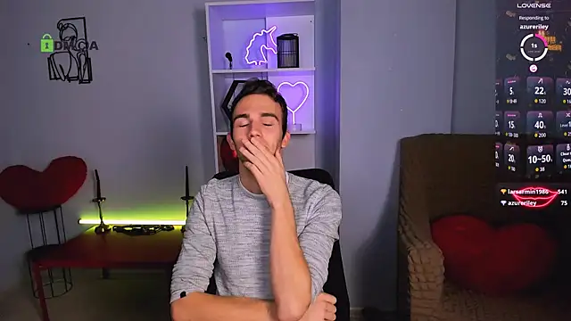 astren villo online show from November 26, 2025, 1:33 pm