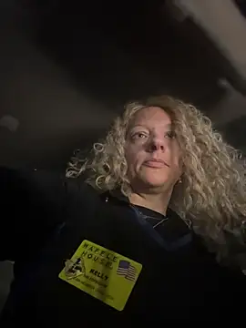 Snapshot of queenkelly1234 chatting on February 15, 2026, 3:18 am queenkelly1234 online show from February 15, 2026, 3:18 am